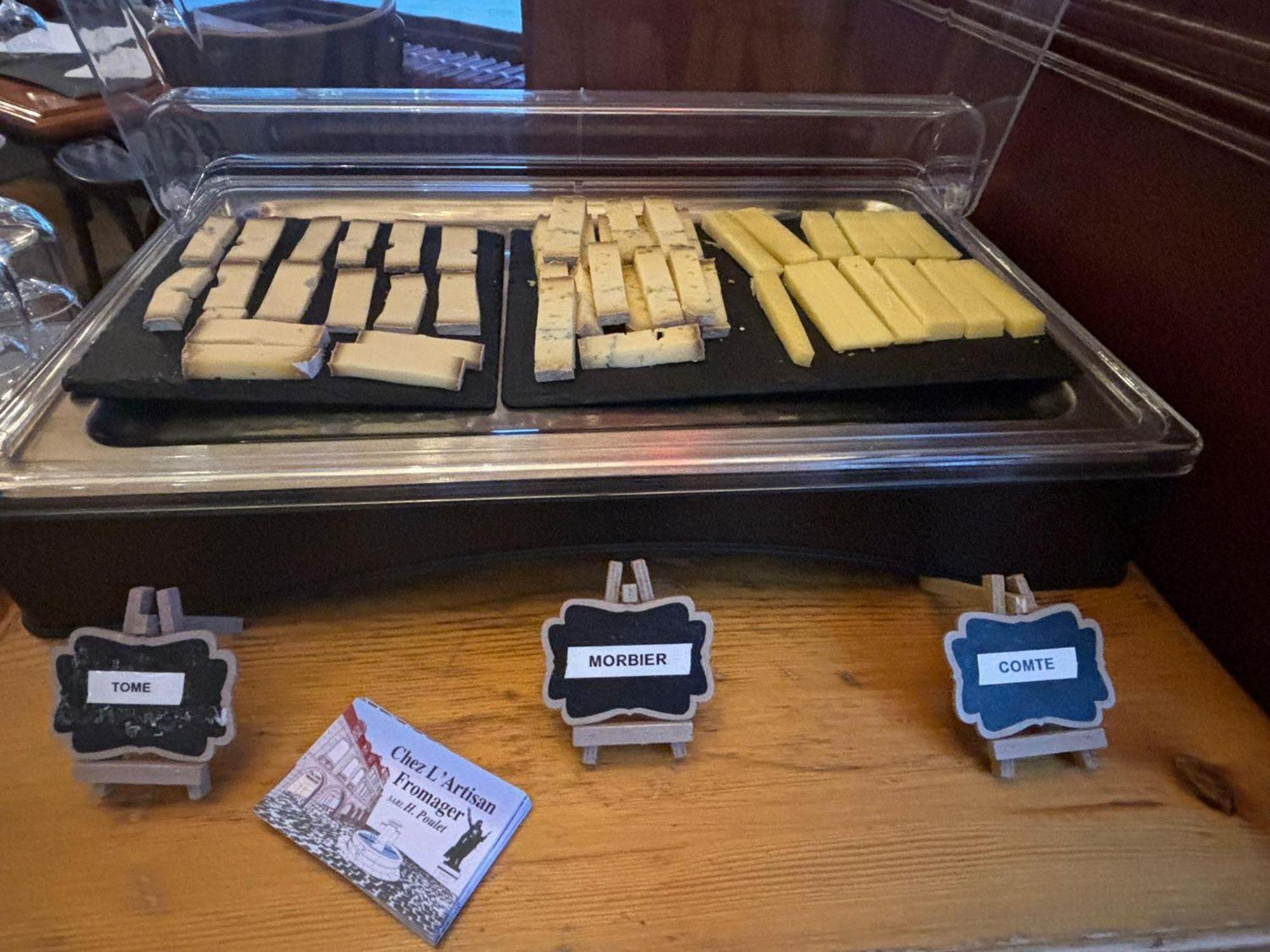 Hotel Terminus - Pizzeria Pizz'A Gogo - Salle De Sport - Face A La Gare Lons-le-Saunier Kültér fotó